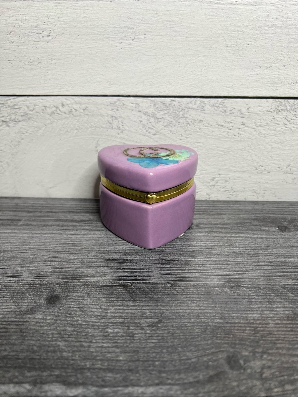 Gucci Heart Shaped Purple Jewelry Box with Floral Accent - Picture 2 of 5